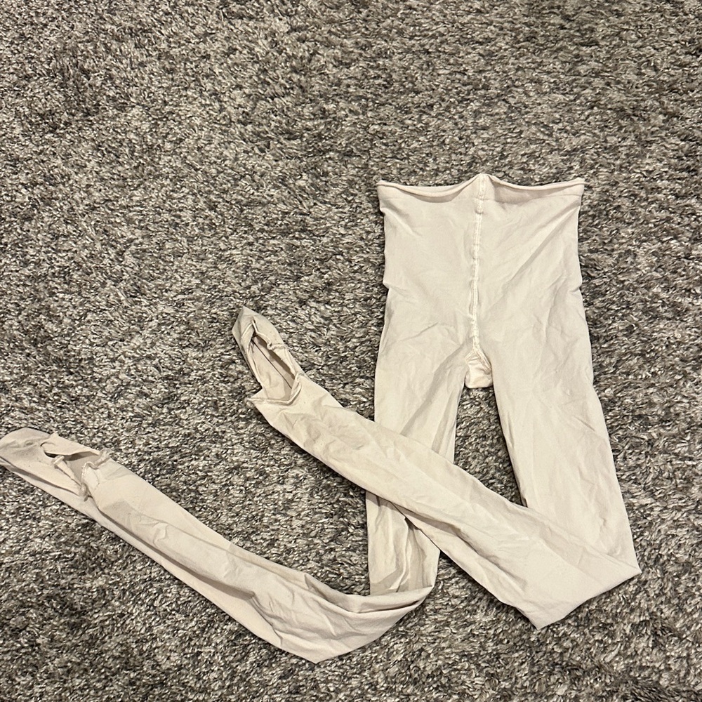 Women's Creamish pink tights